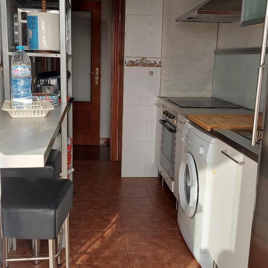 Soleado Piso Con Garaje Y Piscina A 8' Centro Apartment Castro Urdiales Luaran gambar