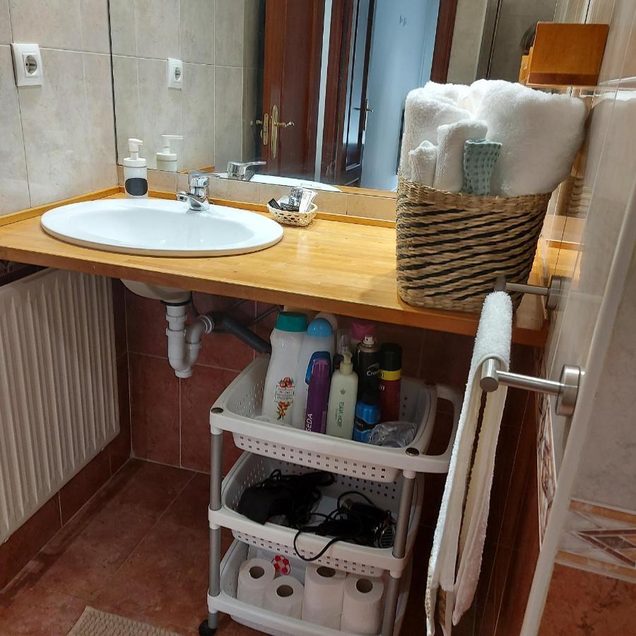 Soleado Piso Con Garaje Y Piscina A 8' Centro Apartment Castro Urdiales Luaran gambar