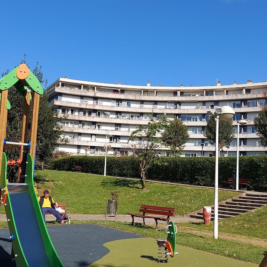 Soleado Piso Con Garaje Y Piscina A 8' Centro Apartment Castro Urdiales Luaran gambar
